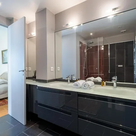 Veeve - Quintessentially Quinzieme Daire